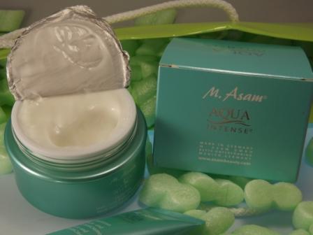 Aqua Intense spendet und bewahrt Feuchtigkeit