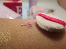Kleine Quaste für ESCADA Shimmer Powder Kleine Quaste für ESCADA Shimmer Powder