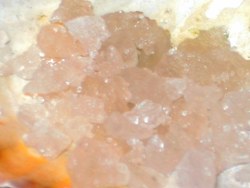 Mineralische Salze für Wellnessbäder