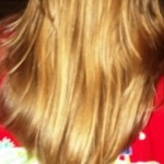 Langes Haar durch Haarverlängerung