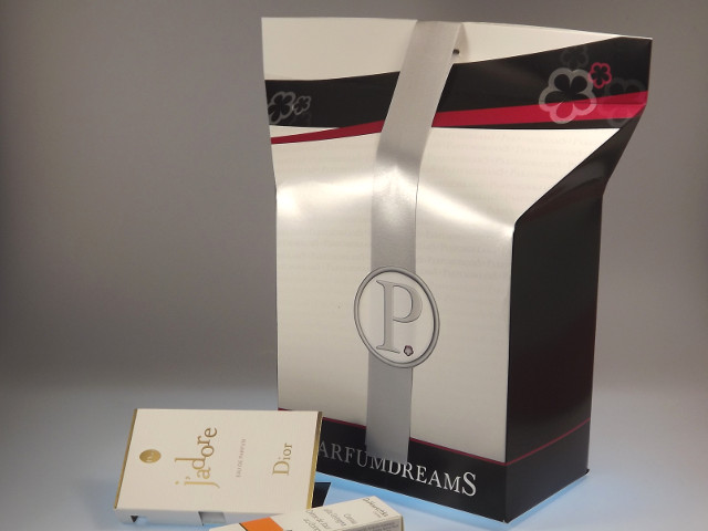 Parfüm von Parfumdreams als Geschenk verpackt